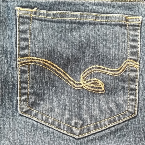 Relativity Jeans Size 10 - Picture 4 of 4